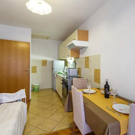 Victoria Apartment *